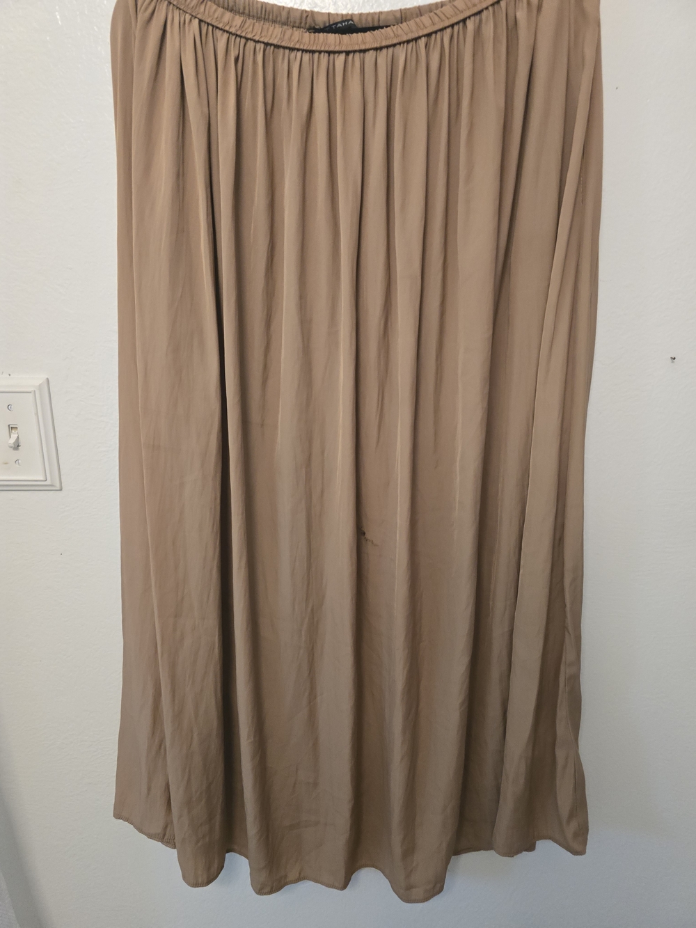 Women's Flowing Midi Skirt in Beige